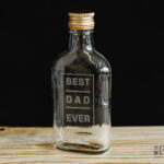 Skleněná láhev s volitelným textem - motiv 1